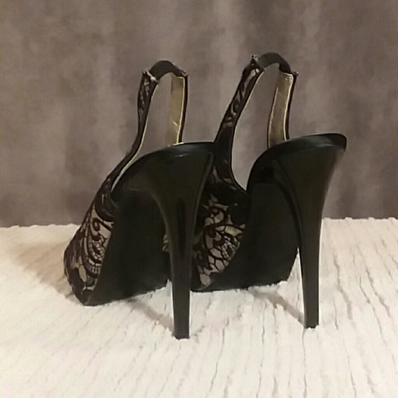 Guess Shoes - Picture 3 of 4